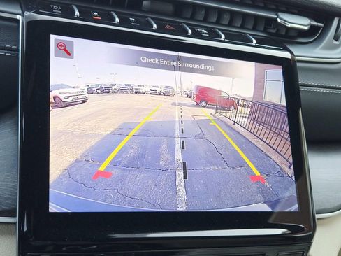 New 2025 Jeep Grand Cherokee Limited image 24