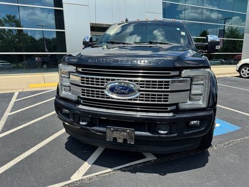Used 2019 Ford F450 Platinum AWD/4WD image 2