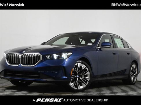 Used 2026 BMW 530i xDrive w/ Premium Package image 1