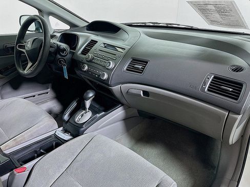 Used 2010 Honda Civic DX-VP image 25