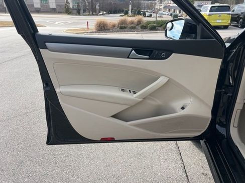 Used 2015 Volkswagen Passat TDI SE image 22