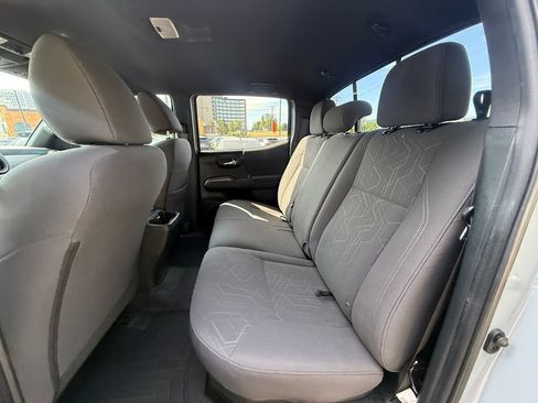 Used 2019 Toyota Tacoma TRD Off-Road w/ Technology Package AWD/4WD image 15