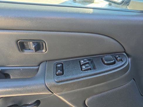 Used 2005 GMC Sierra 1500 SLE w/ Light Duty Power Package image 31