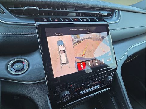 New 2025 Jeep Grand Cherokee L Limited w/ Luxury Tech Group II image 20