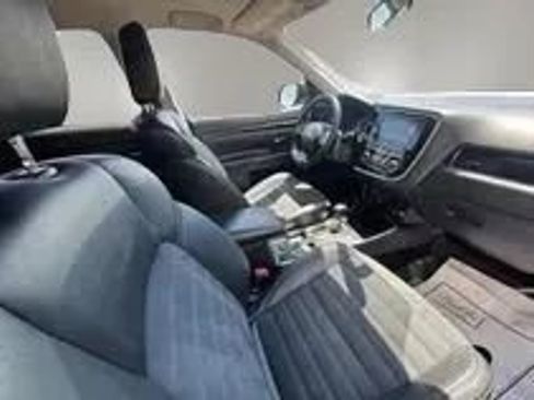 Used 2019 Mitsubishi Outlander SE FWD image 19