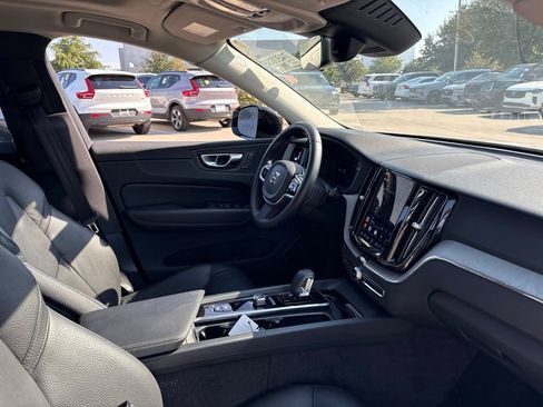 Used 2025 Volvo XC60 B5 Plus AWD/4WD image 13