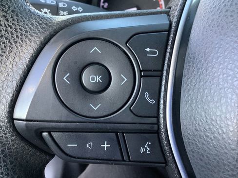 Used 2020 Toyota Camry LE image 29