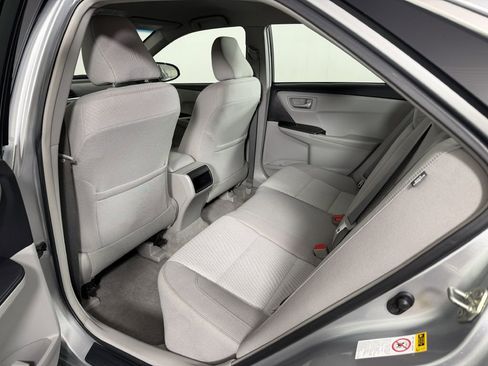 Used 2017 Toyota Camry LE FWD image 18