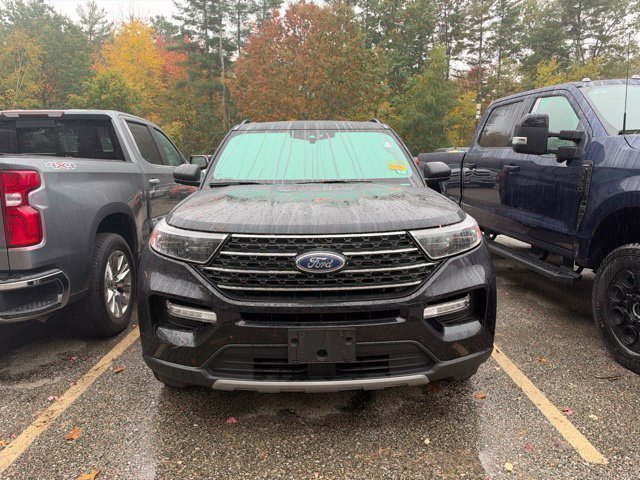 Used 2023 Ford Explorer XLT w/ Equipment Group 202A AWD/4WD image 2