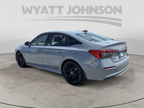 Used 2024 Honda Civic Sport image 3