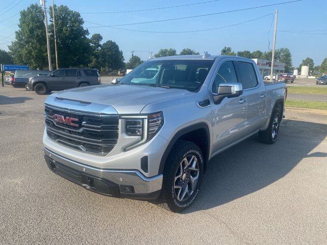 Used 2022 GMC Sierra 1500 SLT w/ SLT Premium Plus Package AWD/4WD image 2