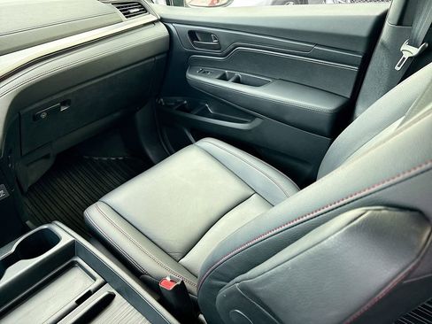 Used 2023 Honda Odyssey Sport image 23