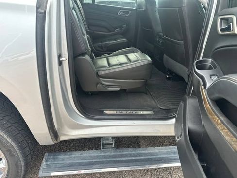 Used 2019 GMC Yukon XL Denali w/ Denali Ultimate Package AWD/4WD image 12
