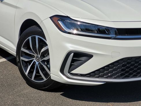 New 2026 Volkswagen Jetta SE FWD image 3