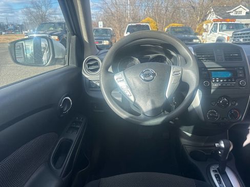 Used 2016 Nissan Versa SV image 13