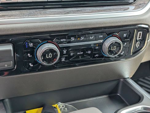 New 2026 Chevrolet Silverado 1500 LTZ w/ LTZ Premium Package AWD/4WD image 29