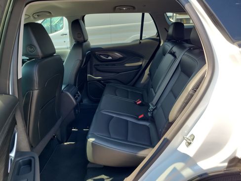 Used 2022 GMC Terrain SLT w/ Tech Package AWD/4WD image 12