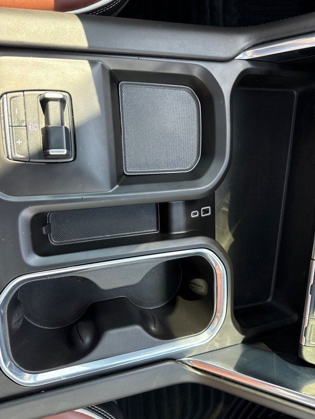 Used 2025 GMC Sierra 2500 Denali Ultimate AWD/4WD image 26