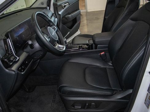 New 2025 Kia Sportage SX FWD image 8
