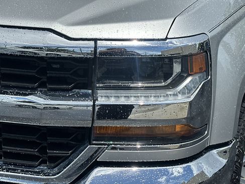Used 2018 Chevrolet Silverado 1500 LT w/ All Star Edition AWD/4WD image 11