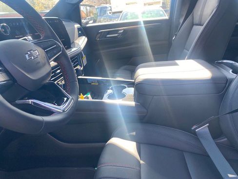 New 2026 Chevrolet Suburban RST w/ Comfort Package AWD/4WD image 8