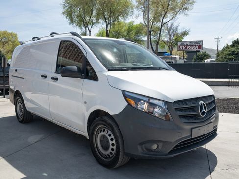 Used 2022 Mercedes-Benz Metris image 13