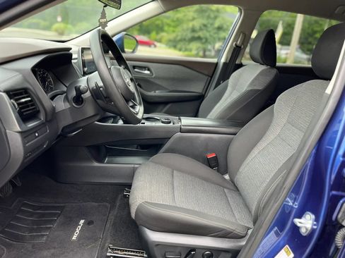 Used 2022 Nissan Rogue SV AWD/4WD image 18