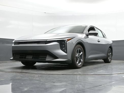Used 2025 Kia K4 FWD image 41