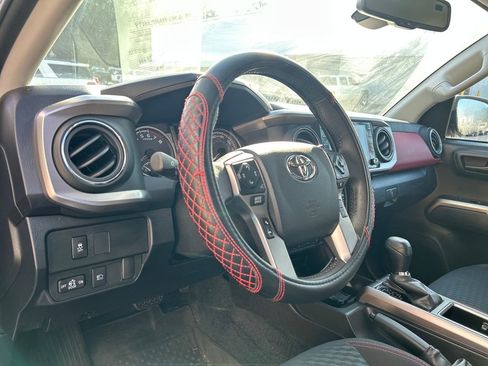 Used 2023 Toyota Tacoma 4x4 Double Cab image 19