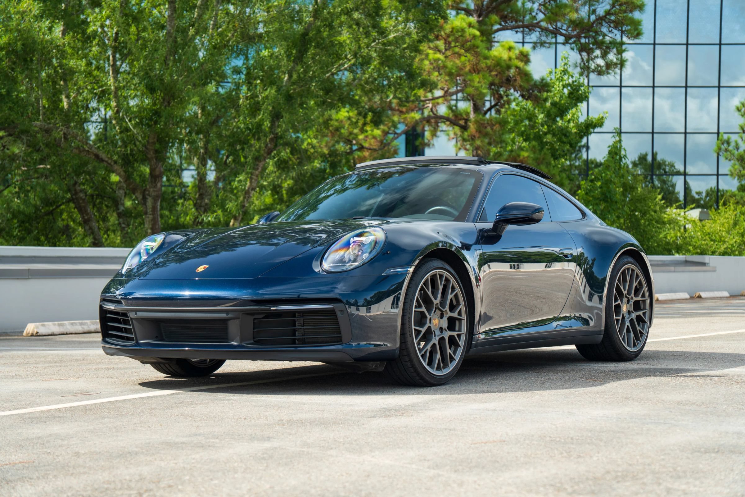 Used 2020 Porsche 911 Carrera RWD image 1