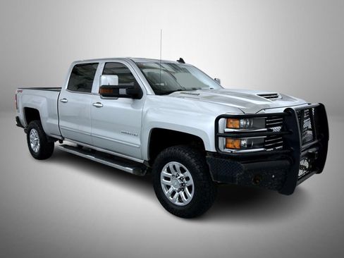 Used 2019 Chevrolet Silverado 2500 LTZ w/ Duramax Plus Package AWD/4WD image 3