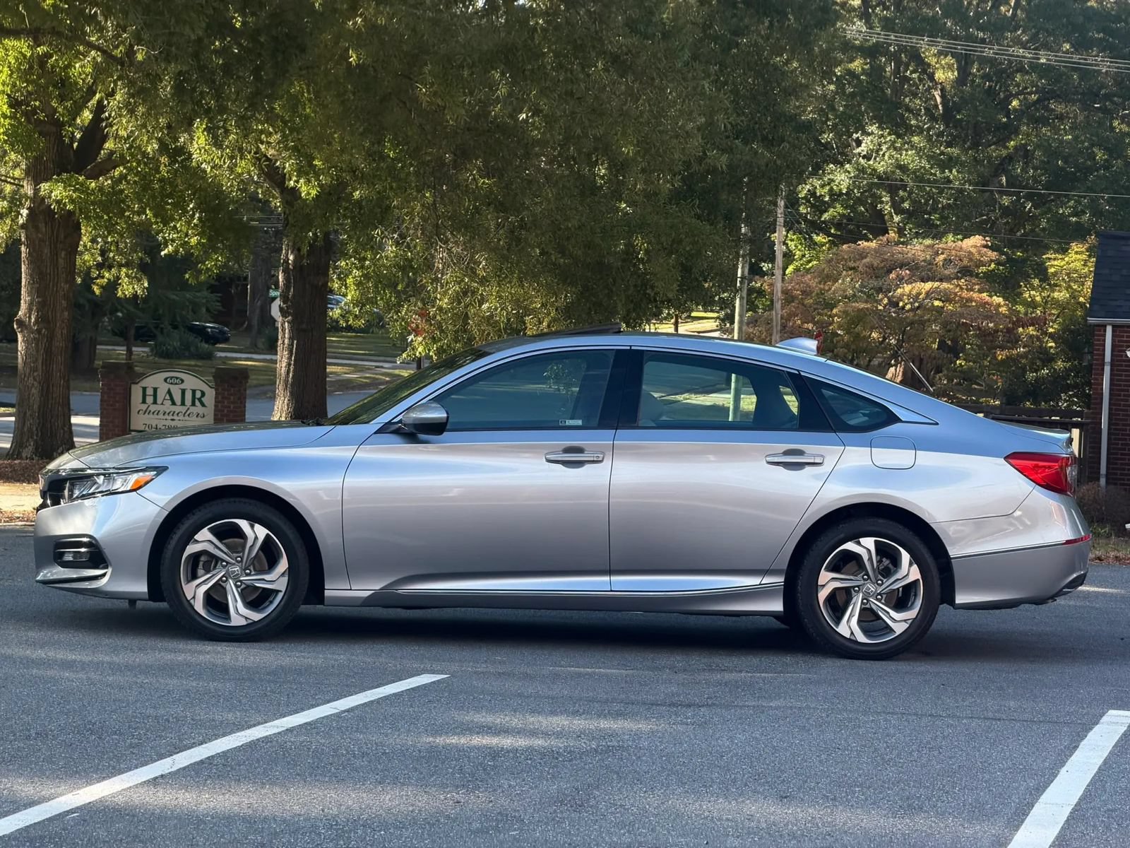 Used 2018 Honda Accord EX image 6