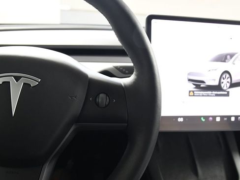 Used 2023 Tesla Model Y Long Range image 30