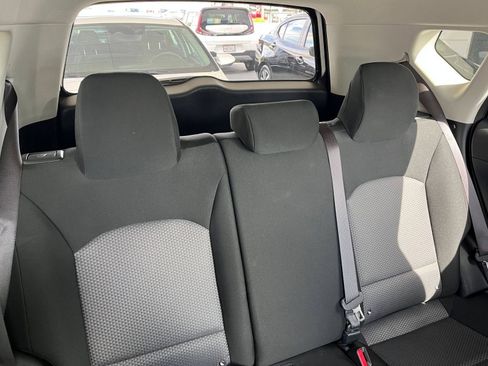 Used 2025 Kia Soul LX w/ LX Technology Package FWD image 38