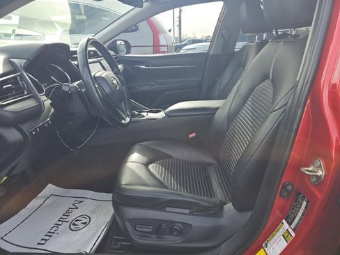 Used 2019 Toyota Camry SE FWD image 13