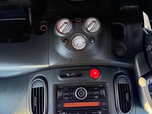 Used 2014 Nissan Cube 1.8 S w/ Interior Designer Package FWD image 15