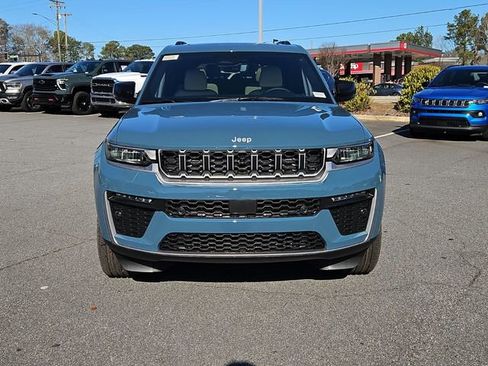 New 2026 Jeep Grand Cherokee L Limited w/ Luxury Tech Group II RWD image 2