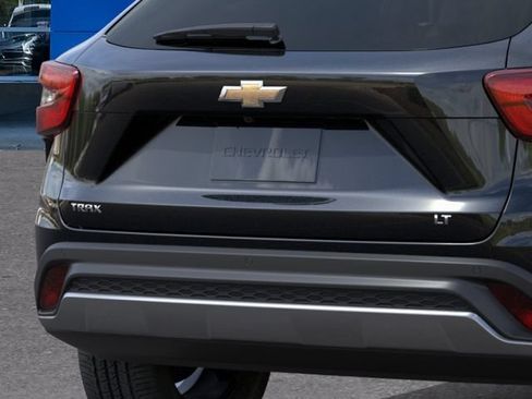 New 2026 Chevrolet Trax LT w/ Driver Confidence Package FWD image 14
