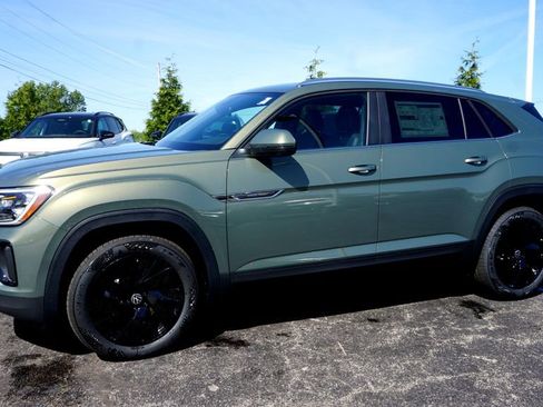 New 2026 Volkswagen Atlas Cross Sport SE AWD/4WD image 2