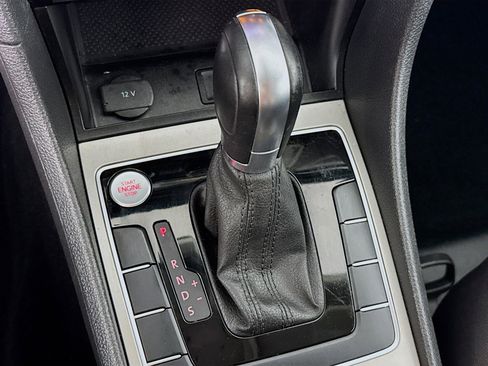 Used 2020 Volkswagen Passat 2.0T SE image 19