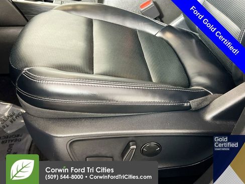 Used 2025 Ford Escape Platinum image 23
