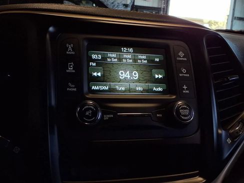 Used 2017 Jeep Cherokee Sport FWD image 19