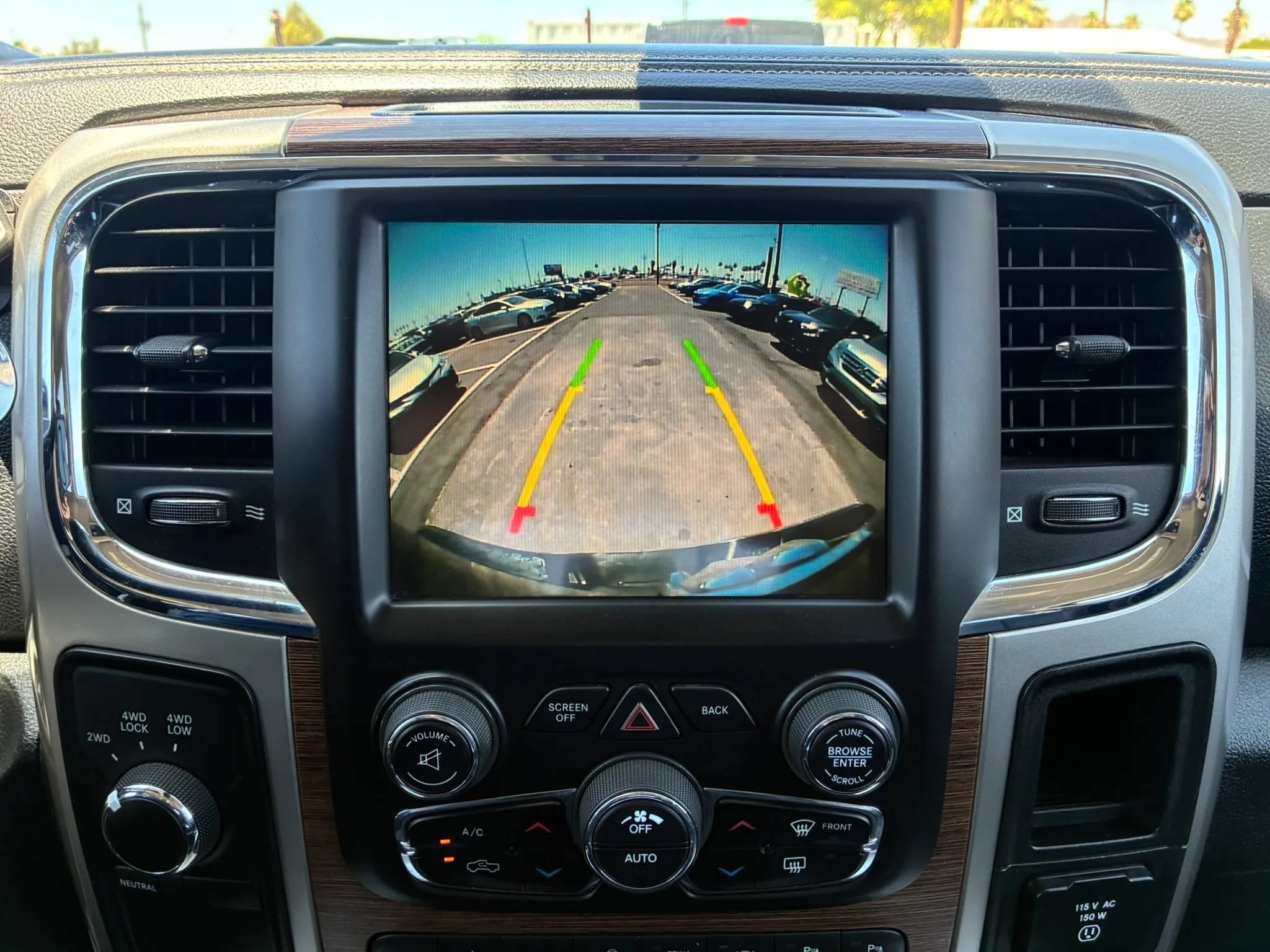 Used 2016 RAM 2500 Laramie AWD/4WD image 13
