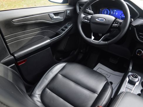 Used 2022 Ford Escape Titanium w/ Class II Trailer Tow Package image 2