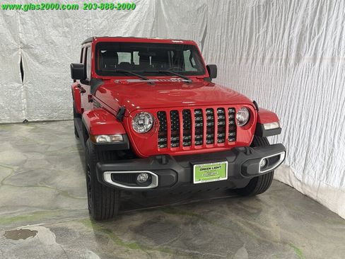 Used 2021 Jeep Gladiator Sport AWD/4WD image 32