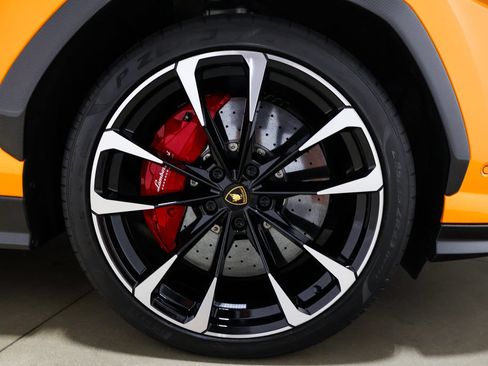 Used 2021 Lamborghini Urus AWD/4WD image 24