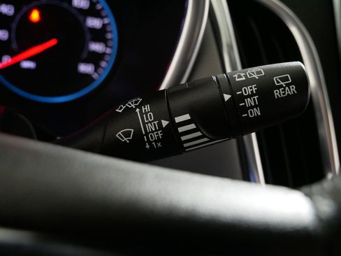 Used 2024 Chevrolet Equinox LS w/ LS Convenience Package image 32