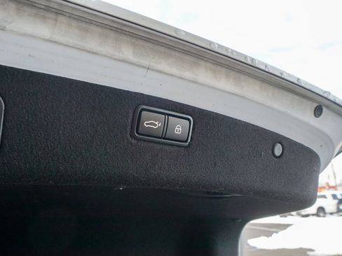 Used 2018 Genesis G80 3.3T Sport image 10