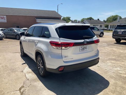 Used 2018 Toyota Highlander XLE FWD image 5