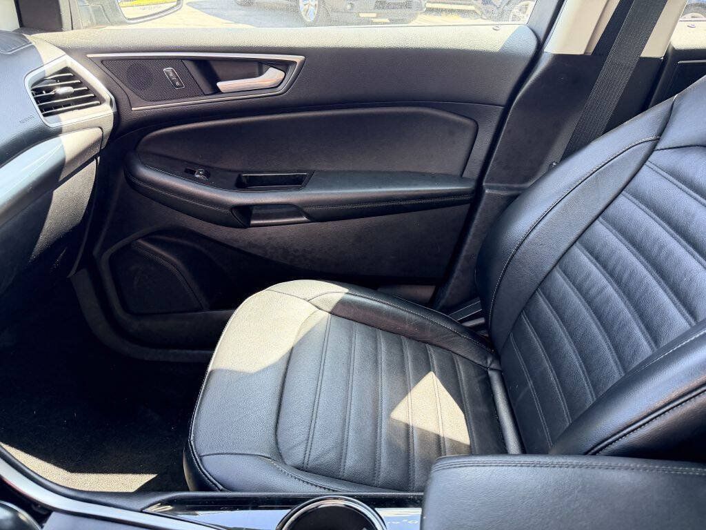 Used 2016 Ford Edge SEL w/ Equipment Group 201A AWD/4WD image 13